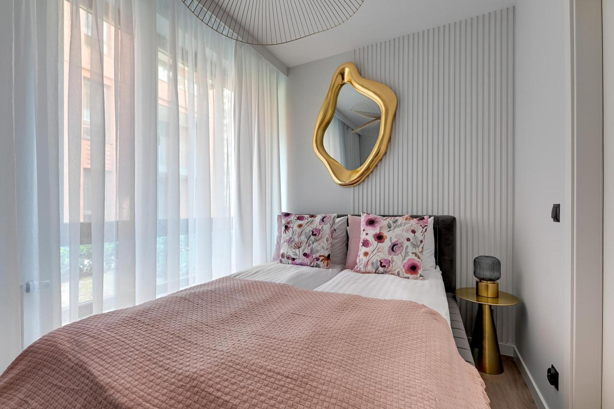 Scala Suites With Parking By Lion Apartments — Photos 1